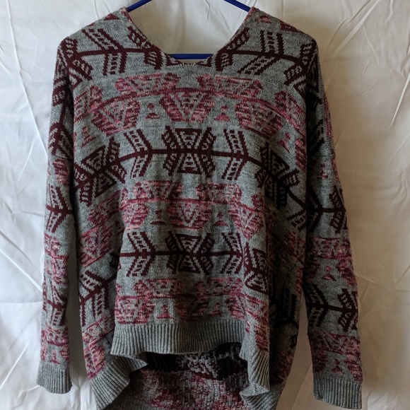 American Eagle Outfitters Sweaters - American Eagle pull over hooded sweater American Eagle Outfitters Sweaters - American Eagle pull over hooded sweater